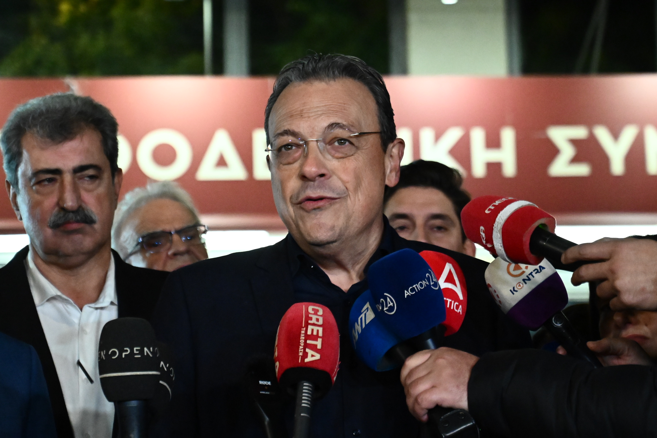 Ο νέος πρόεδρος του ΣΥΡΙΖΑ - Προοδευτική Συμμαχία, Σωκράτης Φάμελλος, στα γραφεία του κόμματος στην πλατεία Κουμουνδούρου, Κυριακή 24 Νοεμβρίου 2024. 
(ΚΩΣΤΑΣ ΤΖΟΥΜΑΣ
