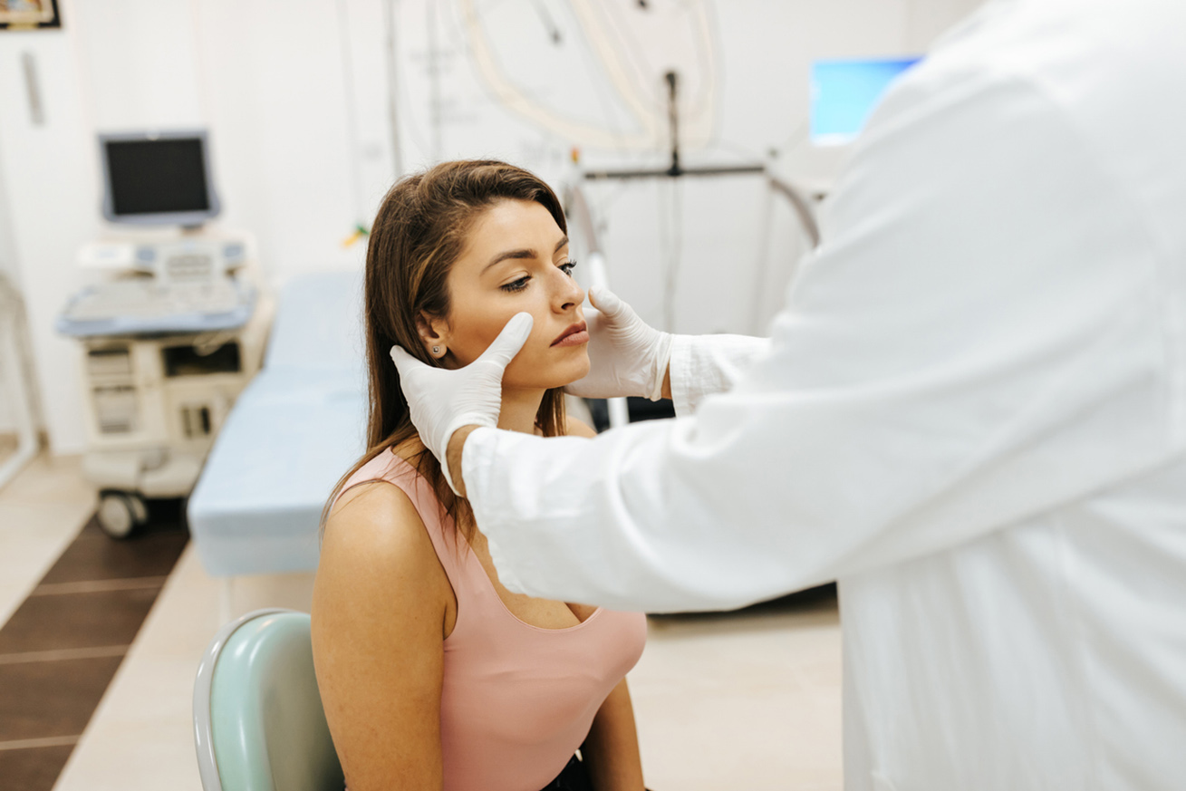 Male doctor examined female patient