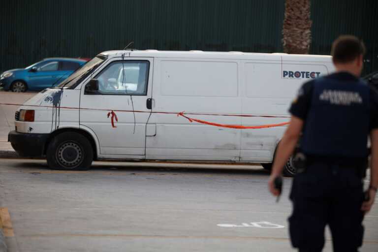 Αθώοι δηλώνουν πατέρας και γιος που συνελήφθησαν για τη ληστεία στο Λαύριο
