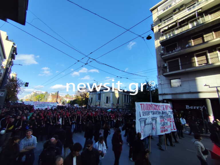 Σε εξέλιξη η πορεία προς την αμερικανική πρεσβεία για το Πολυτεχνείο - 54 προσαγωγές, «αστακός» η Αθήνα