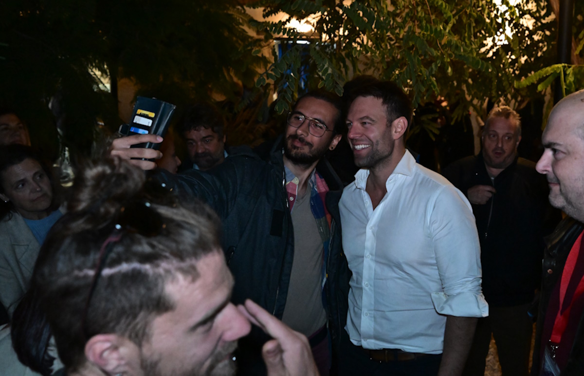 Κόσμος στα γραφεία του Στέφανου Κασσελάκη στον Ταύρο. Παρασκευή 8 Νοεμβρίου 2024  (ΤΑΤΙΑΝΑ ΜΠΟΛΑΡΗ