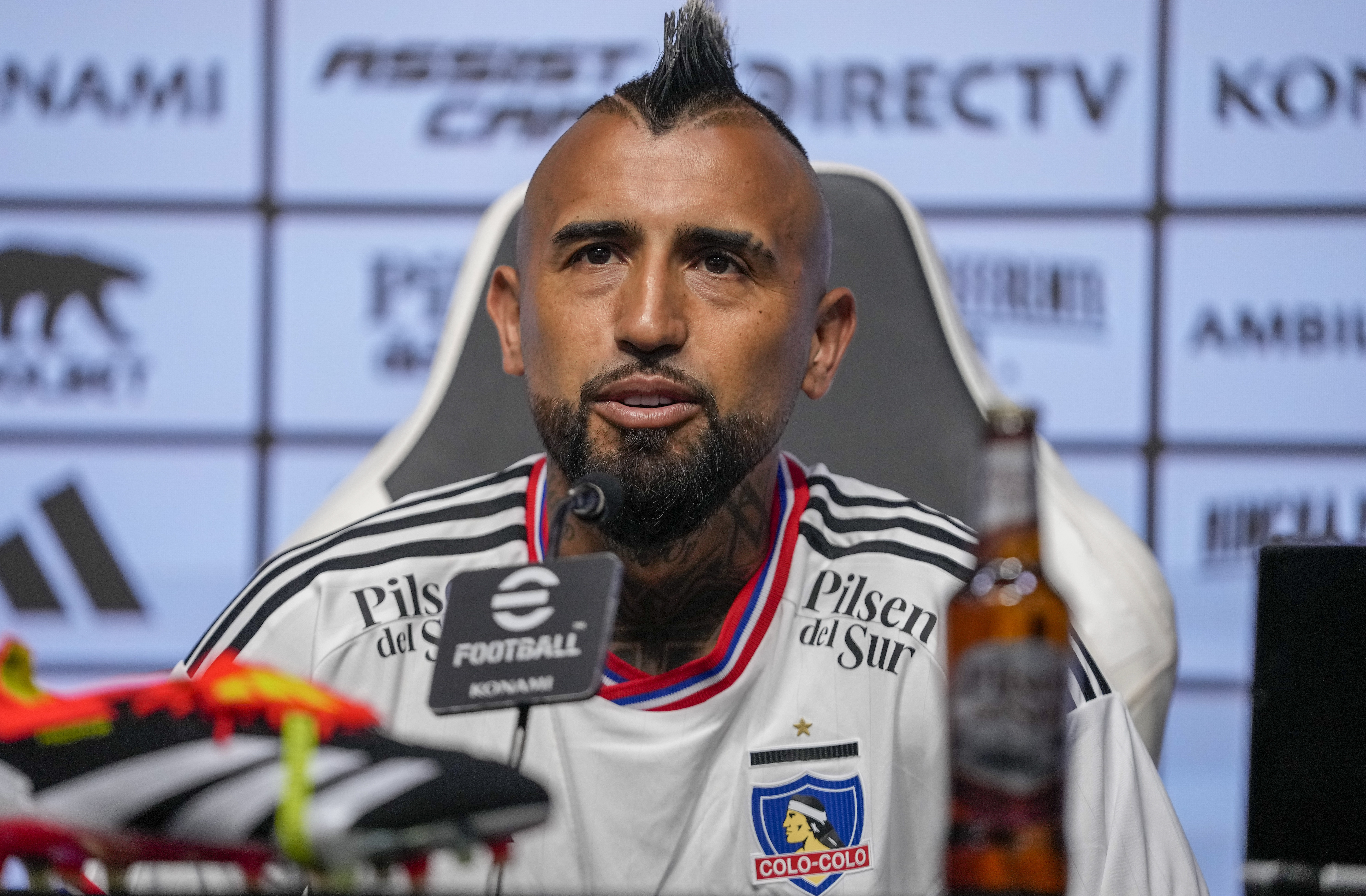 FILE - Chilean soccer player Arturo Vidal speaks at a press conference to present him as a player with Colo Colo at Monumental stadium in Santiago, Chile, Jan 23, 2024. (AP Photo
