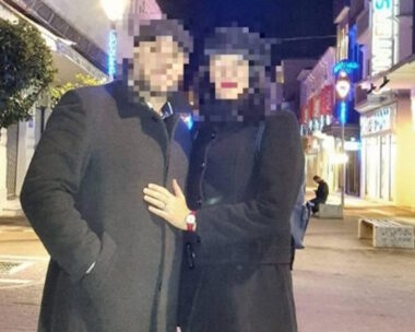 Μητέρα 35χρονης συζύγου του αστυνομικού της Βουλής: «Να τιμωρηθεί και η κόρη μου που τα επέτρεψε»