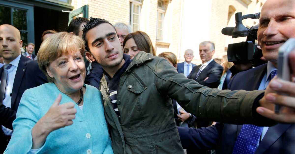 Germany: The Syrian refugee from the viral selfie with Merkel does not leave Berlin