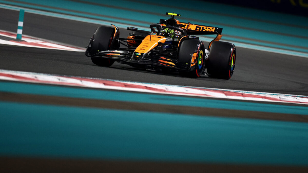 Ο Λάντι Νόρις με τη McLaren στην pole position του Αμπού Ντάμπι.