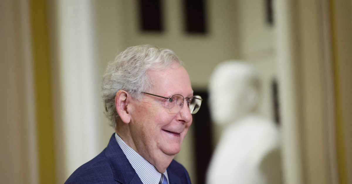 82-year-old Senator Mitch McConnell fell and hit the Capitol