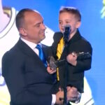 Ο μικρός Νικόλας παρέλαβε το βραβείο του Λορέν Μορόν και έκλεψε τις εντυπώσεις στη γιορτή του ΠΣΑΠΠ