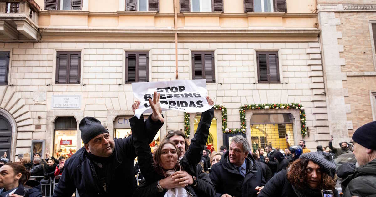 Rome: Anti-bullfighting activist tried to reach Pope Francis