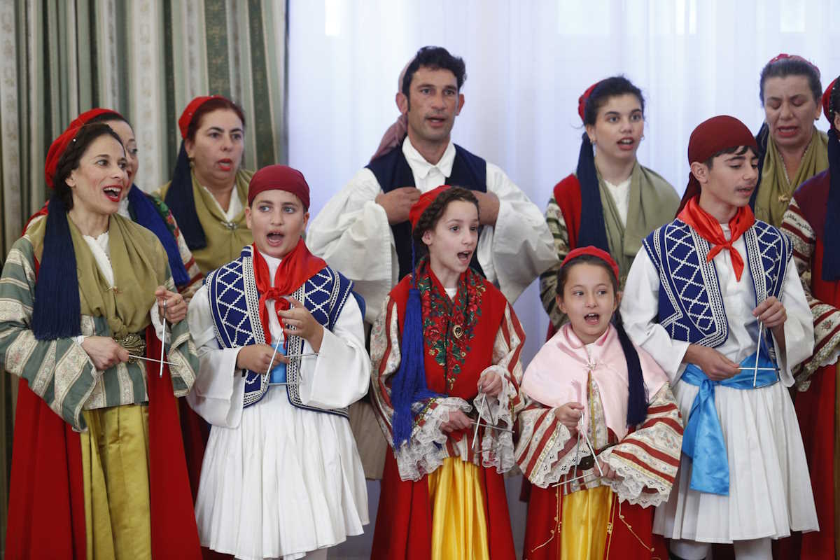 Η Κατερίνα Σακελλαροπούλου άκουσε τα πρωτοχρονιάτικα κάλαντα στο Προεδρικό Μέγαρο