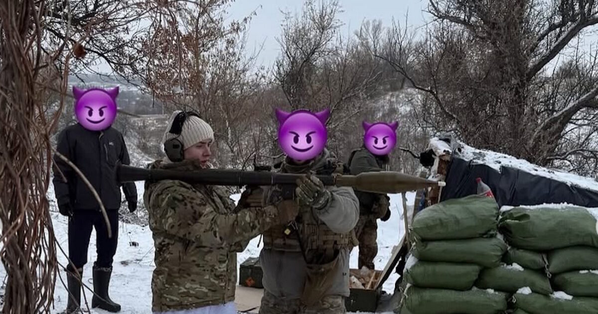 Elina Svitolina returned to Ukraine, put down the racket and grabbed a catapult and a machine gun