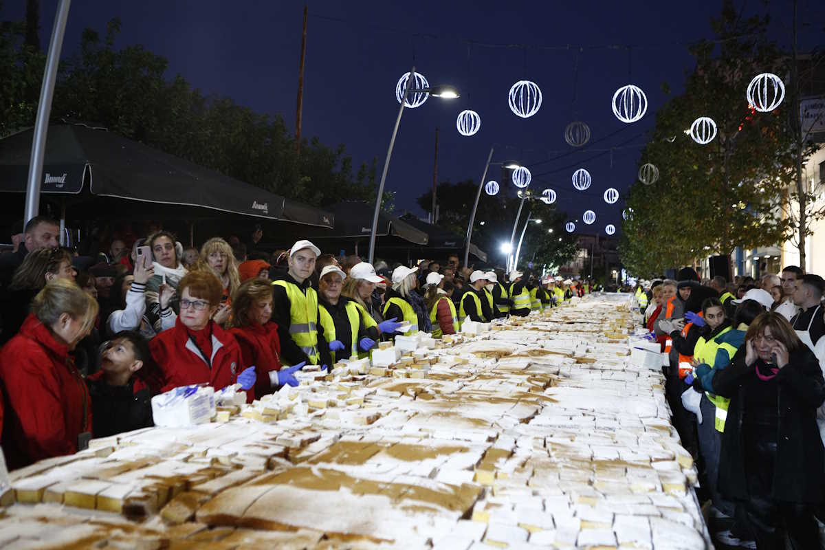 Βασιλόπιτα στο Περιστέρι για ρεκόρ Γκίνες – 10 τόνοι και πάνω από 70.000 κομμάτια