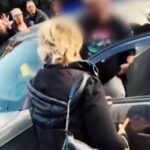 Χαλάνδρι: «Κατέβηκα να της πάρω ένα λουλούδι», λέει ο οδηγός που «λίντσαραν» επειδή πάρκαρε το αυτοκίνητό του στη μέση του δρόμου