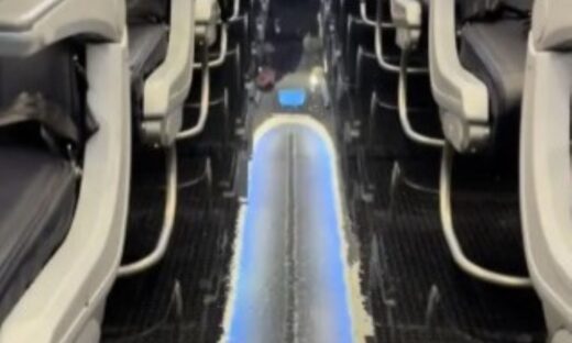 Πανικός σε πτήση της American Airlines – Πλημμύρισε το αεροπλάνο ενώ βρισκόταν σε ύψος 30.000 ποδιών