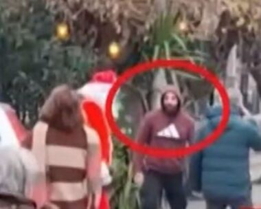 Αναβλήθηκε για τις 28 Δεκεμβρίου η δίκη του αστυνομικού που επιτέθηκε στον Άγιο Βασίλη και χαιρέτησε ναζιστικά