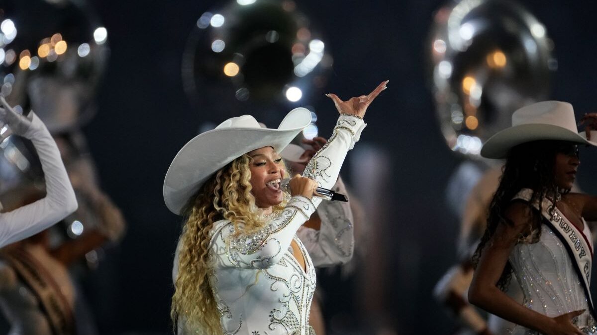 AP Photos