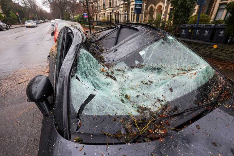 ‘Red’ alert for Darragh weather in England and Wales – Gale force winds uproot trees, thousands of households without power