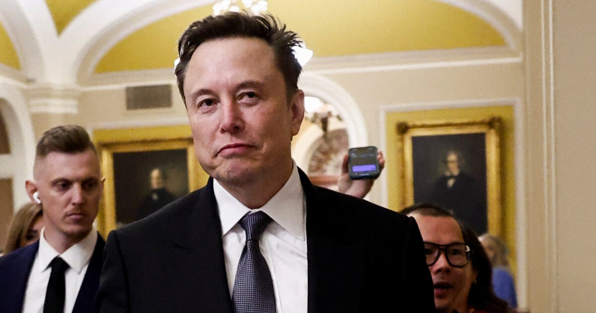 Elon Musk became the first person in history with a fortune of more than 400 billion. dollars