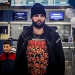 Ο Εβάν Φουρνιέ φόρεσε μπλούζα με φιγούρες του ρόστερ του Ολυμπιακού