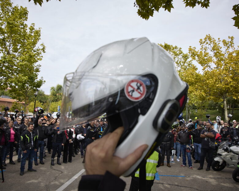 Νέος Κ.Ο.Κ.: Παρά τα αυξημένα πρόστιμα υπήρξαν 2.558 παραβάσεις για μη χρήση κράνους