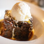 Υγρή πουτίγκα καραμέλας: Γνωστή και ως sticky toffee pudding