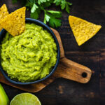 Το καλύτερο και πιο εύκολο guacamole: Το αγαπημένο ορεκτικό της παρέας