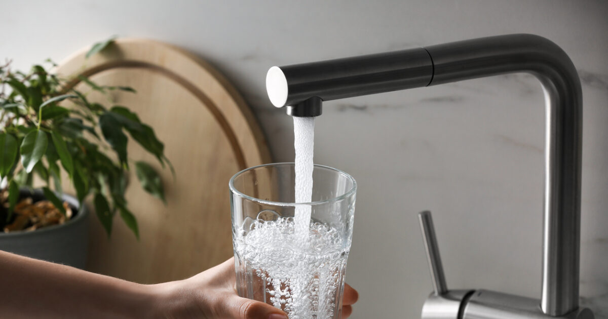 What will happen to our body if we drink hot water