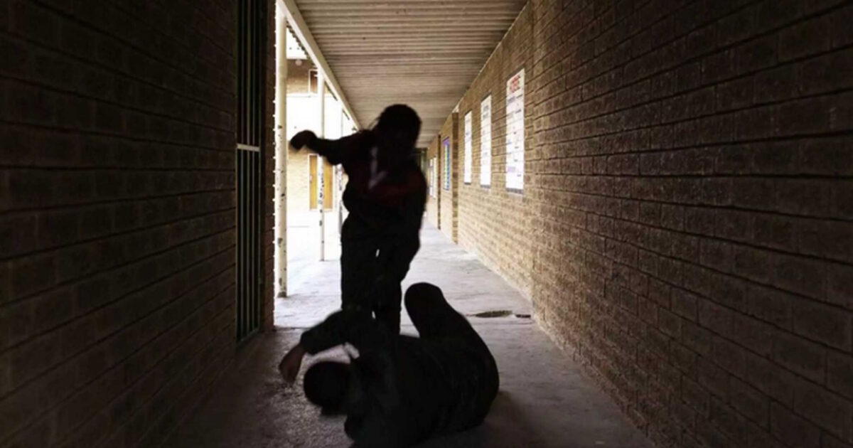 Thessaloniki: Young people sent a 16-year-old to the hospital – They hit him on the head outside his school