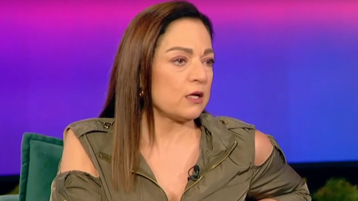 Ελένη Καρακάση: «Έχω πια μια ασθένεια, δεν δέχομαι να περνάω τη ζωή μου με πόνο»