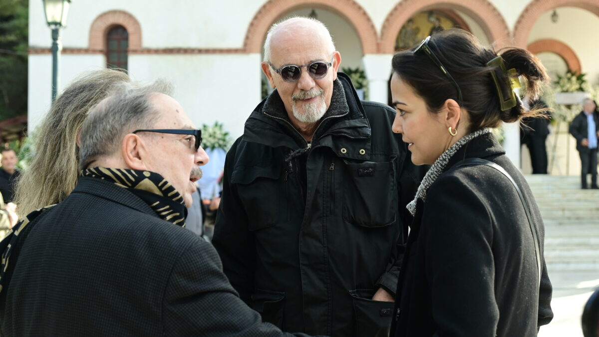 Final farewell to Kostas Georgousopoulos: Crowds say goodbye to the theater critic and writer