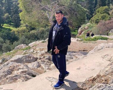 Θρήνος στα Κύθηρα για τον πρόεδρο της τοπικής κοινότητας Καραβά, Κοσμά Τζωρτζόπουλου, που αυτοκτόνησε στα 30 του μόλις χρόνια