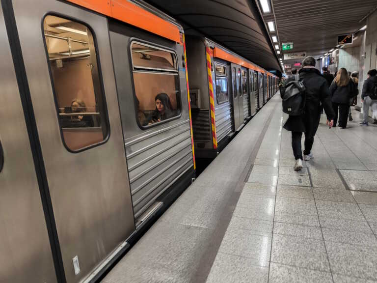 Έκλεισαν οι σταθμοί του Μετρό «Πανεπιστήμιο» και «Μοναστηράκι» λόγω της πορείας για τη μνήμη του Αλέξη Γρηγορόπουλου