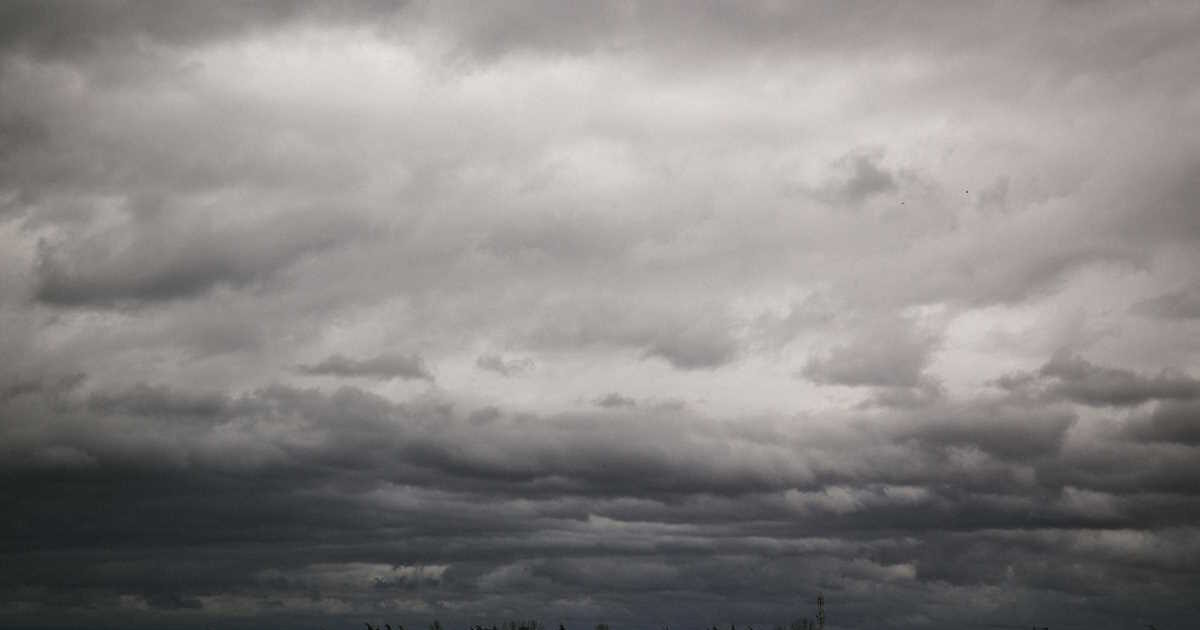 Weather today: Increased cloud across the country and localized rain in the east