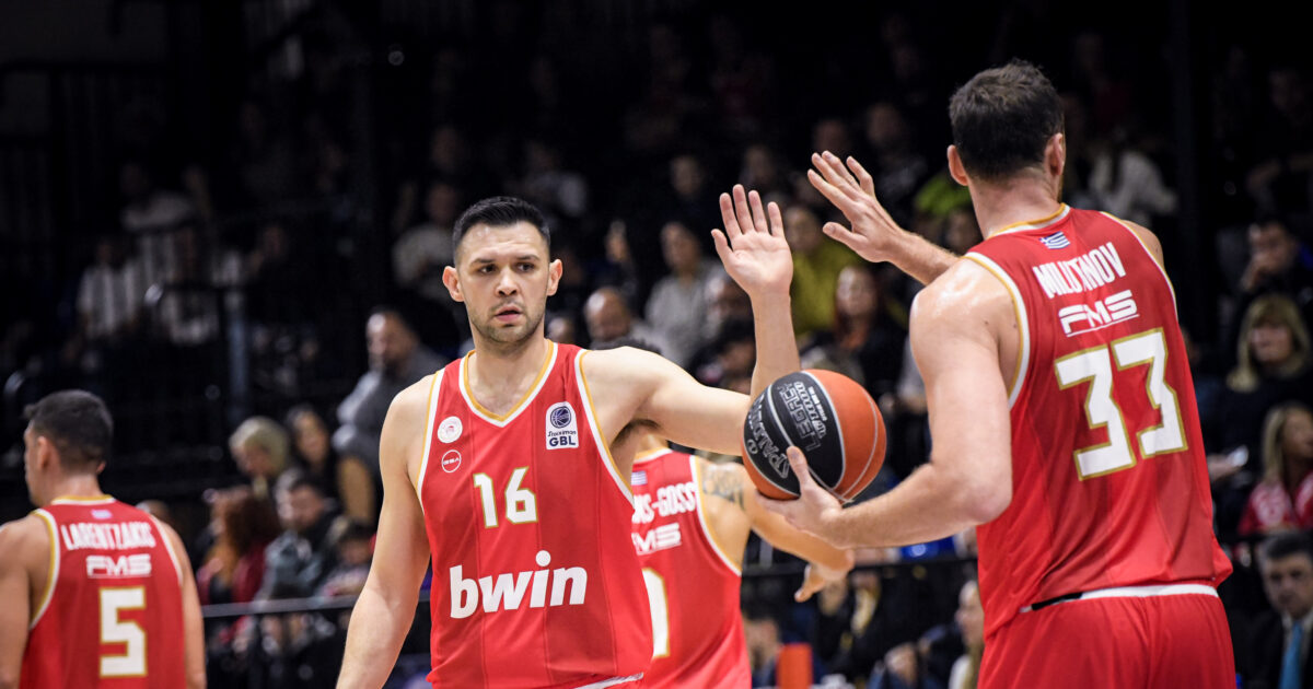 Kostas Papanikolaou became the leader in the history of Olympiakos in steals