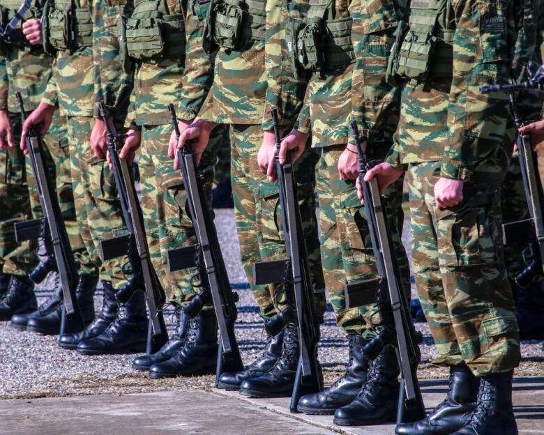 Δένδιας: Έθεσε σε διαθεσιμότητα υψηλόβαθμο αξιωματικό του Στρατού μετά από καταγγελίες για διαρκή παρενόχληση