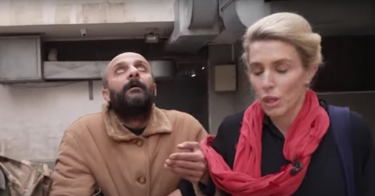 Syria: ‘My God there is light’ – Shocking moment prisoner looks up at sky after months