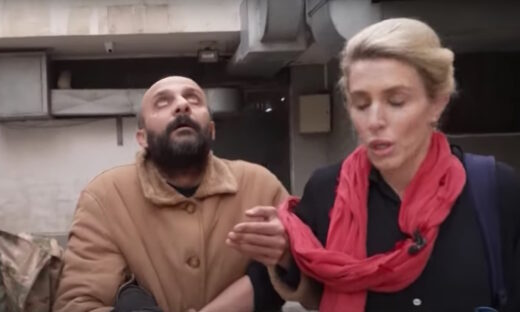 Συρία: Αξιωματικός πληροφοριών με βίαιο παρελθόν ο κρατούμενος που απελευθερώθηκε on camera – Έρευνα από το CNN για fake news