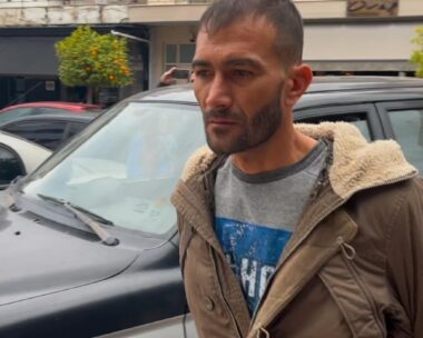 Ο 35χρονος Τούρκος δράστης της δολοφονίας οδηγείται στον εισαγγελέα