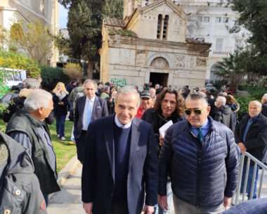 Μίμης Δομάζος: Ο Αντώνης Σαμαράς στο τελευταίο «αντίο» για τον «Στρατηγό» του Παναθηναϊκού