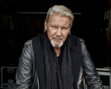 Johnny Logan, o θρύλος της Eurovision έρχεται στο θέατρο Παλλάς