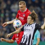 epa10951448 Heidenheim's Lennard Maloney (L) in action against Moenchengladbach's Rocco Reitz during the German DFB Cup second round soccer match between Borussia Moenchengladbach and 1.FC Heidenheim in Moenchengladbach, Germany, 31 October 2023.  EPA