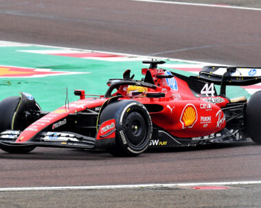 Formula 1: Με πλήθος θεατών η πρεμιέρα του Χάμιλτον στο μονοθέσιο της Ferrari
