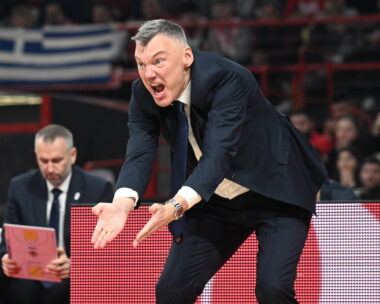 ΑΝΤΩΝΗΣ ΝΙΚΟΛΟΠΟΥΛΟΣ