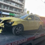 Τροχαίο με ταξί να ισοπεδώνει φανάρι στη λεωφόρο Συγγρού