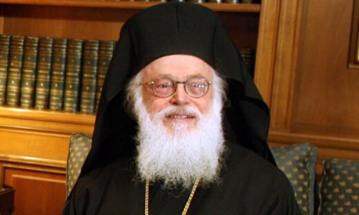 Αρχιεπίσκοπος Αναστάσιος: Μέχρι το πρωί της Δευτέρας το λαϊκό προσκύνημα στη Μητρόπολη – Τρισάγιο από τον Ιερώνυμο