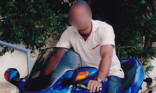 Πορνογραφικό υλικό με ανήλικους βρέθηκε στο κινητό του 45χρονου αστυνομικού της Βουλής