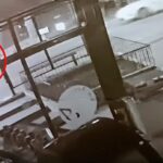 Χαϊδάρι: Βίντεο ντοκουμέντο λίγα λεπτά μετά την επίθεση με μαχαίρι στον αστυνομικό – Ο δράστης τρέχει για να ξεφύγει