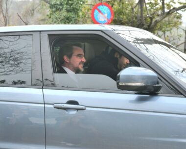 Ντε Γκρες: Στο μνημόσυνο για τα δύο χρόνια από τον θάνατο του Κωνσταντίνου η τέως βασιλική οικογένεια