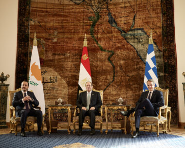 Επίσκεψη του Πρωθυπουργού Κυριάκου Μητσοτάκη στην Αίγυπτο, Τετάρτη 8 Ιανουαρίου 2025. Ο Πρωθυπουργός συμμετείχε στην 10η Τριμερή Σύνοδο Κορυφής Ελλάδας - Αιγύπτου - Κύπρου στο Κάιρο. Επίσης ο Πρωθυπουργός  είχε διμερή συνάντηση με τον Πρόεδρο της Αιγύπτου Abdel Fattah El-Sisi.  
(ΔΗΜΗΤΡΗΣ ΠΑΠΑΜΗΤΣΟΣ