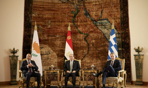 Επίσκεψη του Πρωθυπουργού Κυριάκου Μητσοτάκη στην Αίγυπτο, Τετάρτη 8 Ιανουαρίου 2025. Ο Πρωθυπουργός συμμετείχε στην 10η Τριμερή Σύνοδο Κορυφής Ελλάδας - Αιγύπτου - Κύπρου στο Κάιρο. Επίσης ο Πρωθυπουργός  είχε διμερή συνάντηση με τον Πρόεδρο της Αιγύπτου Abdel Fattah El-Sisi.  
(ΔΗΜΗΤΡΗΣ ΠΑΠΑΜΗΤΣΟΣ