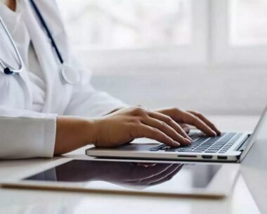Finddoctors.gov.gr: Η νέα πλατφόρμα για τα ραντεβού με γιατρούς των Κέντρων Υγείας και του ΕΟΠΥΥ